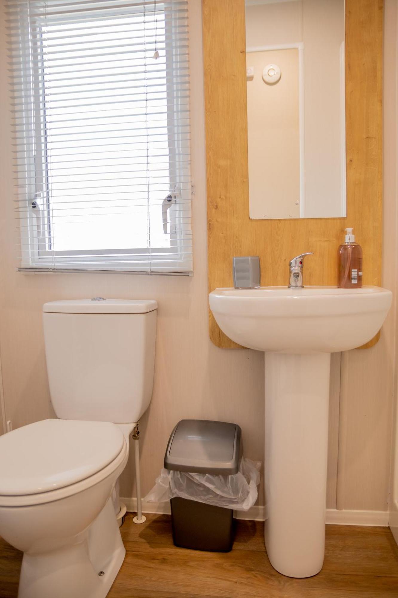 64 Lancaster The Lazy Willow 3 Bedroom Hot Tub Caravan Tattershall Lakes Zewnętrze zdjęcie