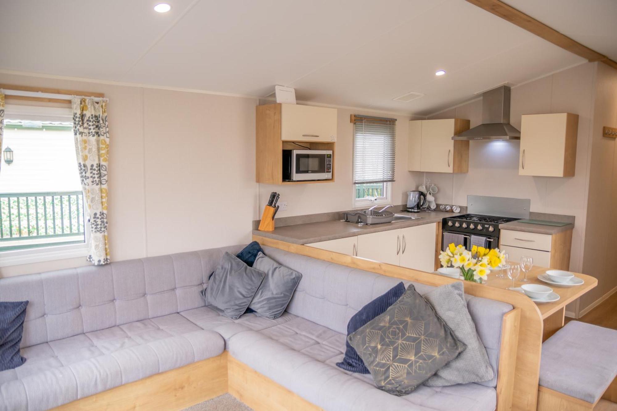 64 Lancaster The Lazy Willow 3 Bedroom Hot Tub Caravan Tattershall Lakes Zewnętrze zdjęcie