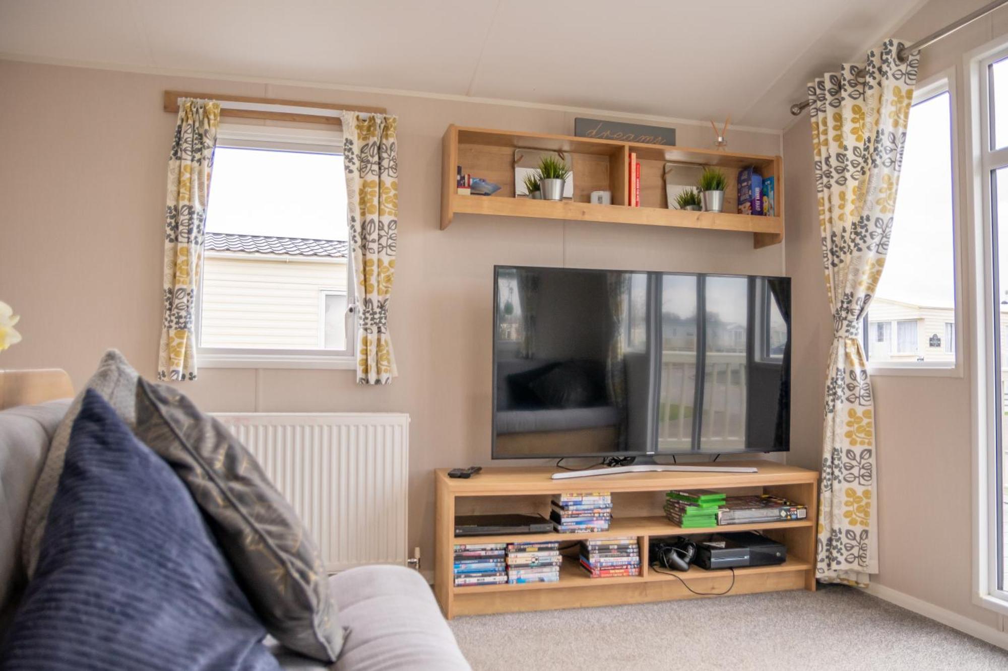 64 Lancaster The Lazy Willow 3 Bedroom Hot Tub Caravan Tattershall Lakes Zewnętrze zdjęcie