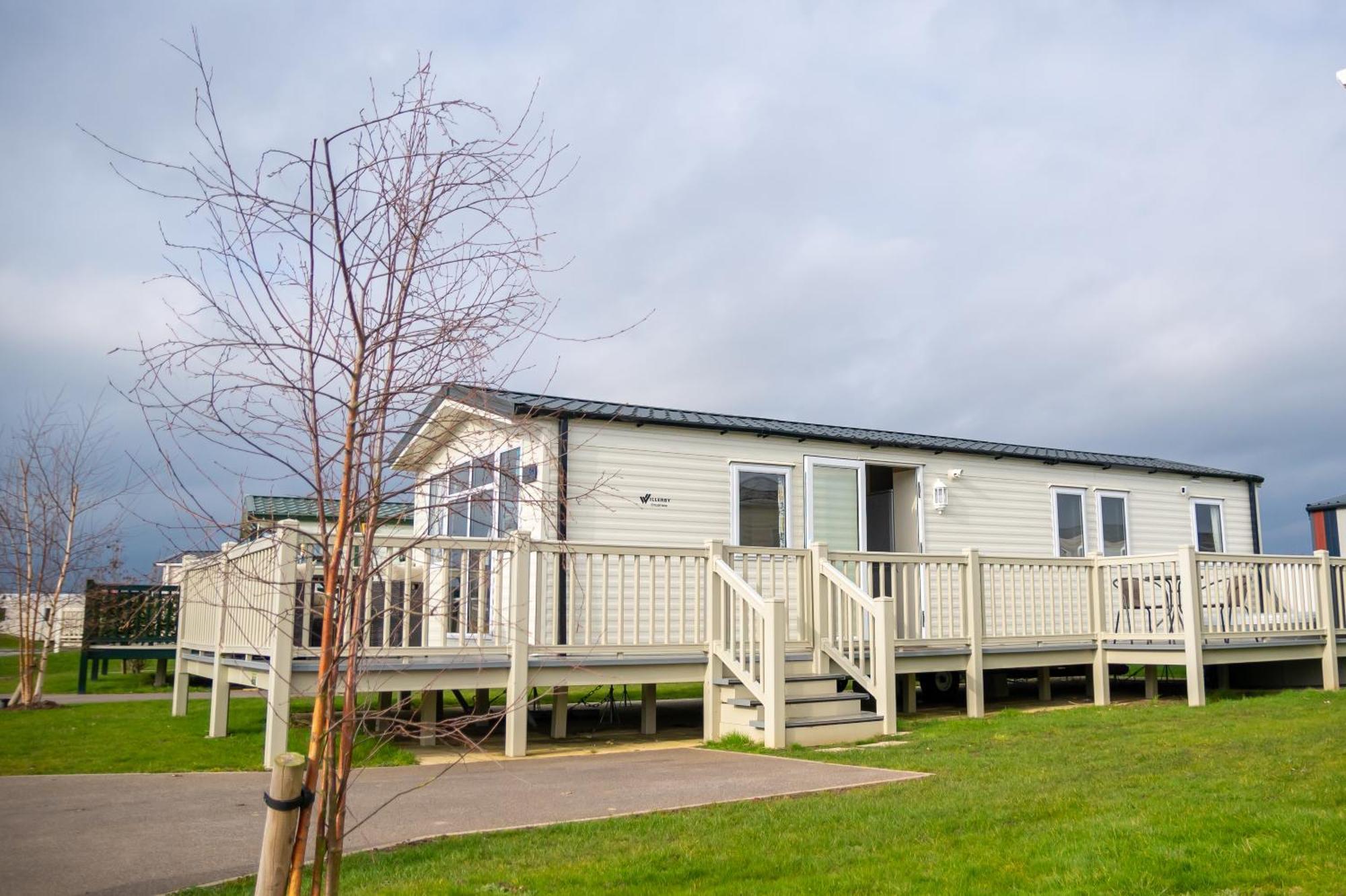 64 Lancaster The Lazy Willow 3 Bedroom Hot Tub Caravan Tattershall Lakes Zewnętrze zdjęcie