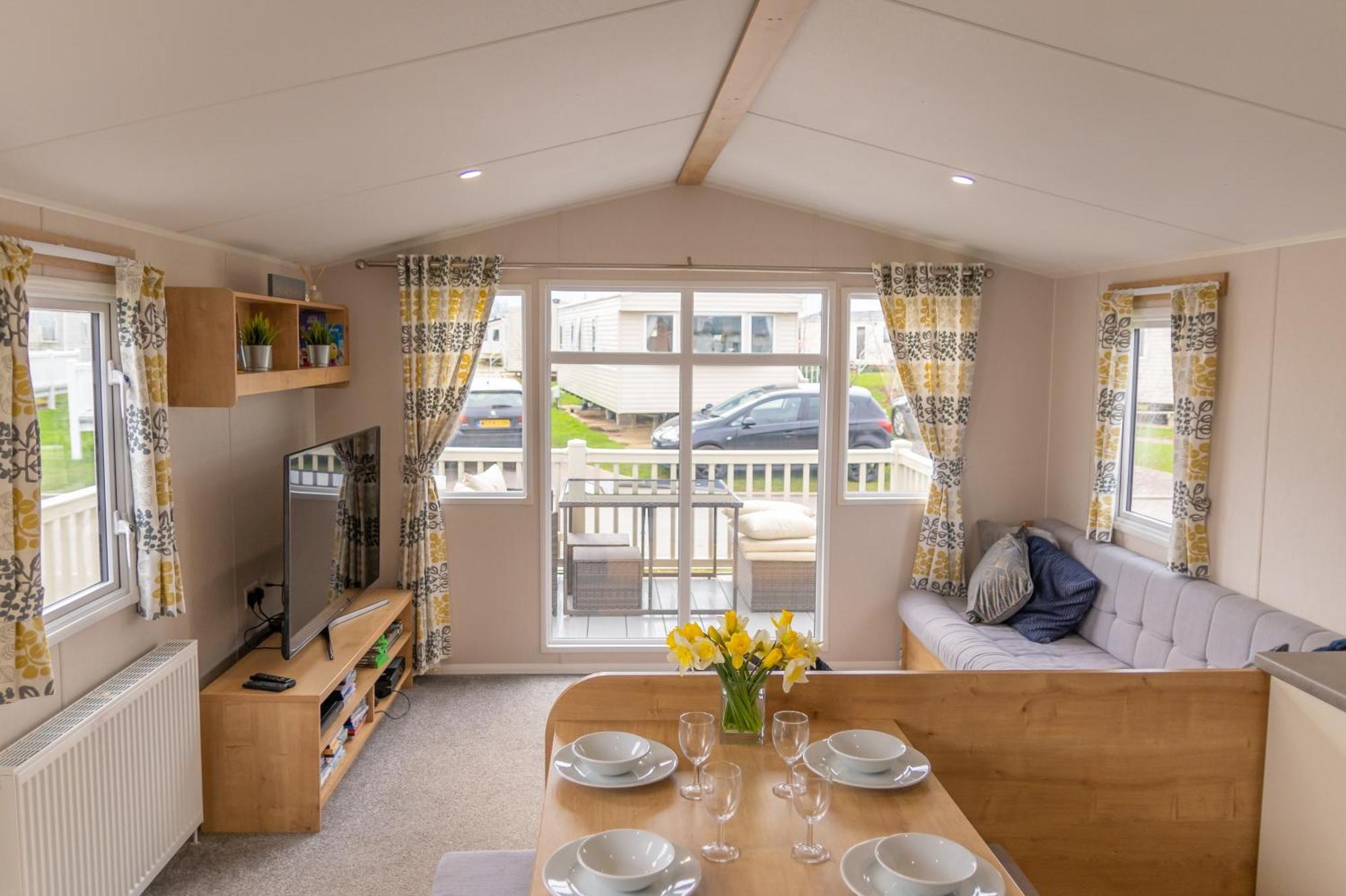 64 Lancaster The Lazy Willow 3 Bedroom Hot Tub Caravan Tattershall Lakes Zewnętrze zdjęcie